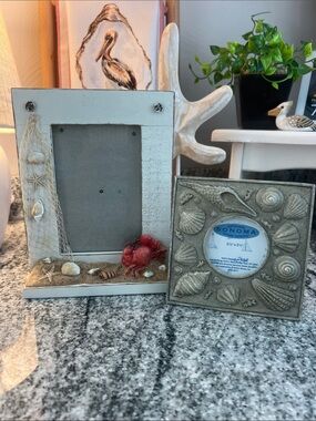 Sonoma Coastal Beach Crab and Shell Two-Piece Picture Frame Set